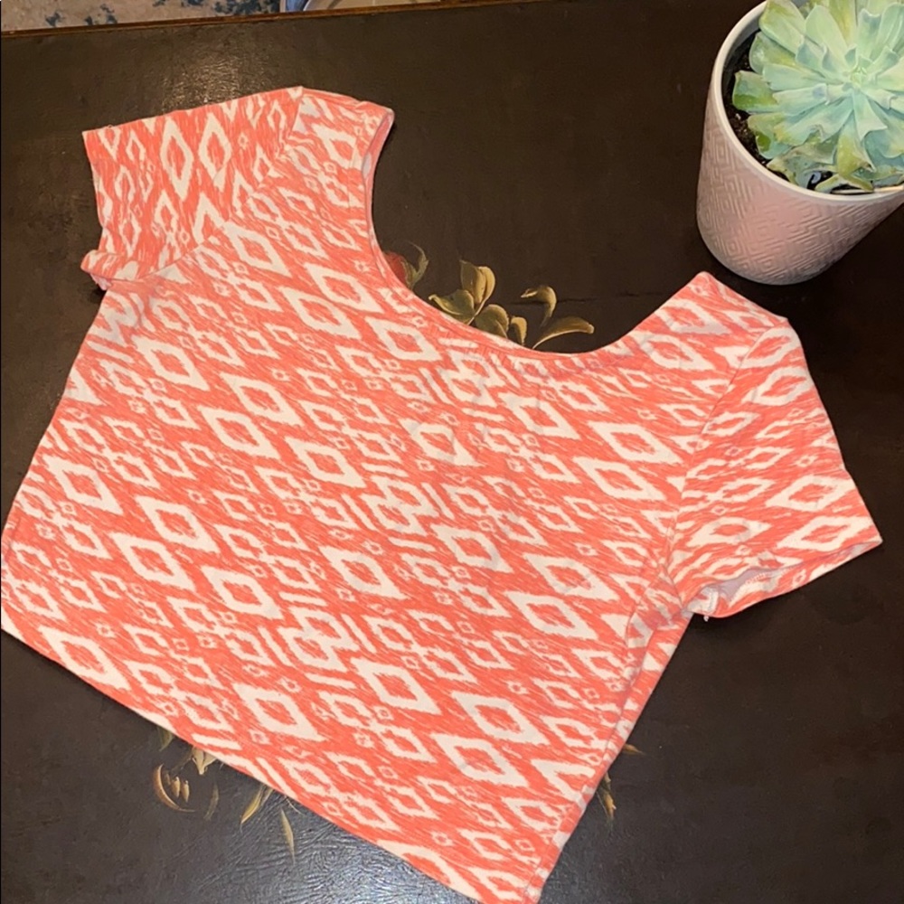 Coral, printed cropped tee from H&M